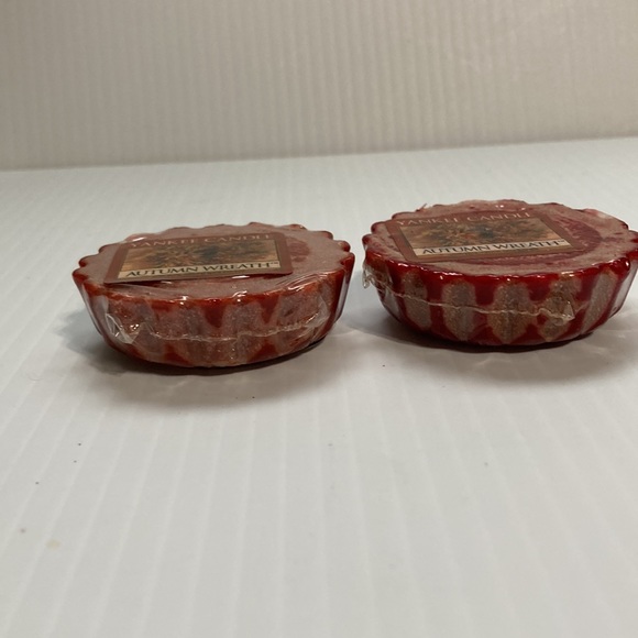 2 Yankee Candle Tarts AUTUMN WREATH NEW 8 oz each - Picture 5 of 6